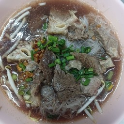 ก๋วยเตี๋ยวเนื้อพงษ์เพ็ญ หลักสี่