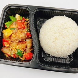 ข้าวหมู3ชั้นผัดพริกเกลือ