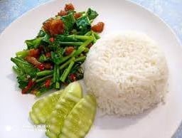 ข้าวคะน้าไก่กรอบ