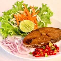 ยำปลาเค็ม