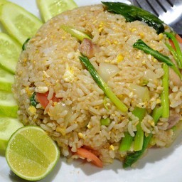 ข้าวผัดไก่