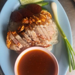 ข้าวหมูกรอบ