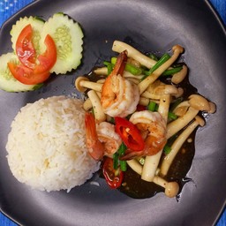 กุ้งผัดเห็ดราดข้าว