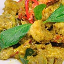 ข้าวผัดเขียวหวานไก่แห้ง ใส่หน่อไม้แจ้งได้ค่ะ