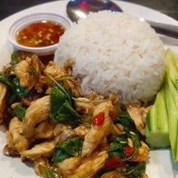 กระเพราไก่