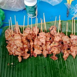 ออกัสหมูปิ้ง หมูทอดหมูฝอย ของทานเล่น ลูกชิ้นทอด