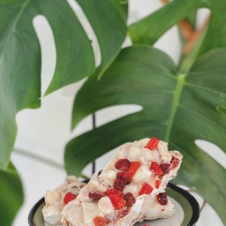 ร็อคกี้โร้ด เบอรี่ (1แท่ง)