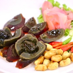 ไข่เยี่ยวม้าทรงเครื่อง