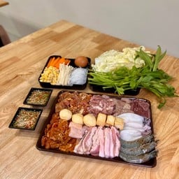 ล้านรับ หมูกระทะ (น้ำจิ้มรสเด็ด)