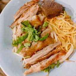 บะหมี่เป็ดน้ำพะโล้