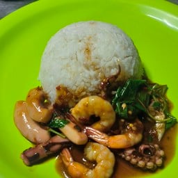 ข้าวกะเพราทะเล