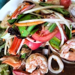 ส้มตำทะเลรวม (กุ้ง,หมึก,ปูอัด) ปลาร้าหรือไม่ร้า