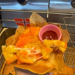 เกี๊ยวชีสสส สุดฮิตในตอนนี้ มีที่ ไอซ์ฟรายส์ ที่เดียว!!!