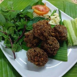 ลาบหมูทอด