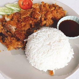 ข้าว ไก่ทอด ซอสบาร์บีคิว