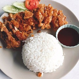 ข้าว ไก่ทอด ซอสน้ำจิ้มไก่