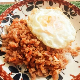 หมูสับกระเทียมไข่ดาว