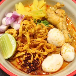 ข้าวซอย ไก่+ลูกชิ้นหมู