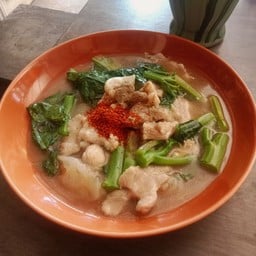 ราดหน้าหมูนุ่ม