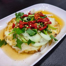 ยำไข่ดาว