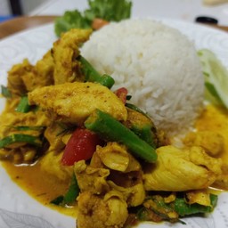 ข้าวผัดเครื่องแกง