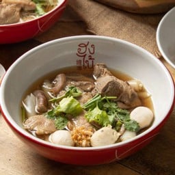 ก๋วยจั๊บหมู