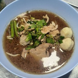 ก๋วยเตี๋ยวหมูน้ำตก