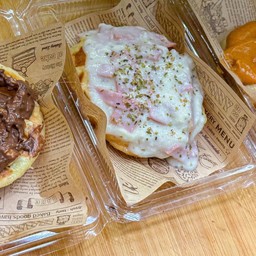 ปังวาฟเฟิล-น้ำสลัดวาซาบิ