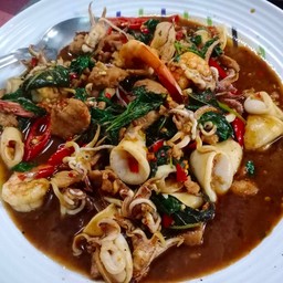 ผัดกระเพรา เป็นกับข้าว