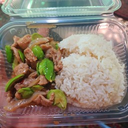 สะตอผัดกะปิหมูชิ้นราดข้าว