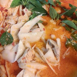 แกงหน่อไม้เปรี้ยวใส่ไก่