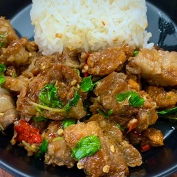 ข้าวกะเพราหมูกรอบ