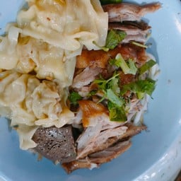 เกี๊ยวเป็ดน้ำพะโล้