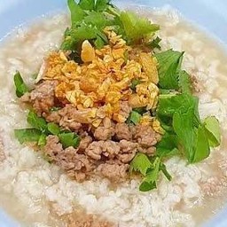 ข้าวต้มหมูสับ