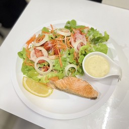 สลัดแซลมอน