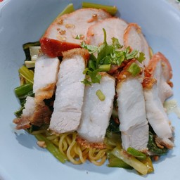 บะหมี่หมูกรอบ-หมูแดง