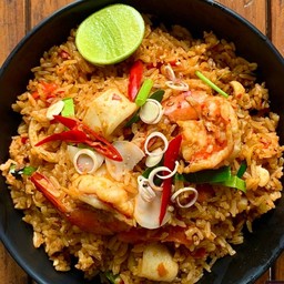 ข้าวผัดต้มยำทะเล