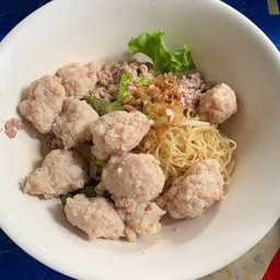 ก๋วยเตี๋ยวหมูเด้ง