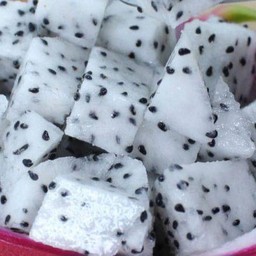 แก้วมังกรหั่นพร้อมทาน