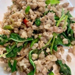 หมูสับผัดกระเพรา