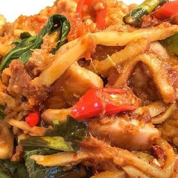 ข้าวหน้าผัดพริกแกงหมูชิิิ้นใส่หน่อไม้