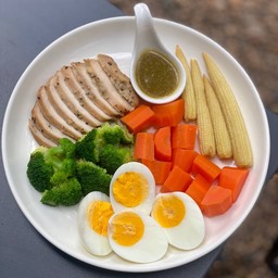 อกไก่นึ่งไข่ต้ม