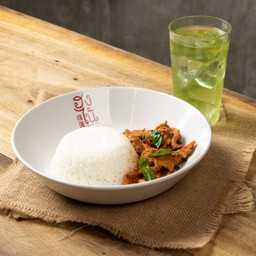 ข้าวราดผัดเผ็ดหมูหมัก