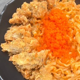 มาม่าไข่กุ้งไก่กรอบ