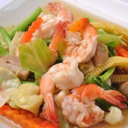 ผัดผักใส่กุ้ง