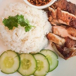 ข้าวหน้าไก่ย่างจิ้มแจ่ว