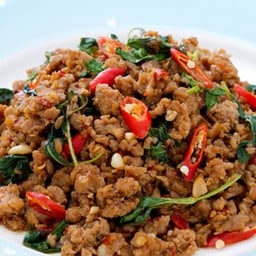 กระเพราหมูสับ