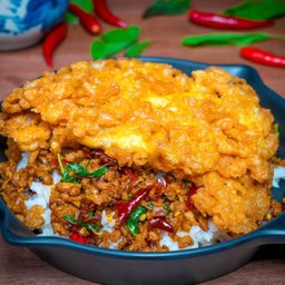 ข้าวกะเพราไข่เจียวฟู