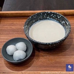 น้ำเต้าหู้ร้อนบัวลอยงาดำ3ลูก-ธรรมดา