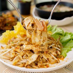 เซี่ยนก๋วยเตี๋ยวคั่ว-หมูกรอบ-สุกี้-อาหารตามสั่ง สาขาบ้านฉาง